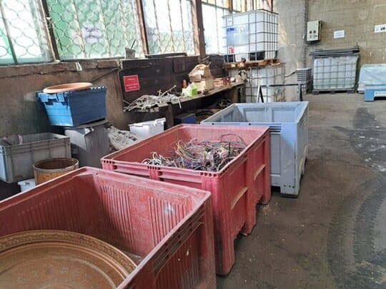 Bacs de ferraille et de métaux valorisés chez BJ Épaviste